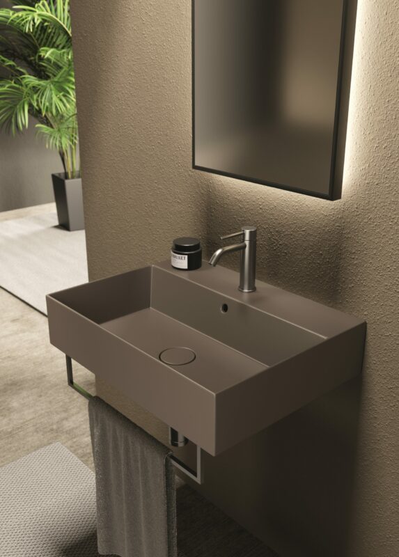 Alice Ceramica Spy Aufsatzwaschbecken 61x46cm, braun mit Handtuchhalter