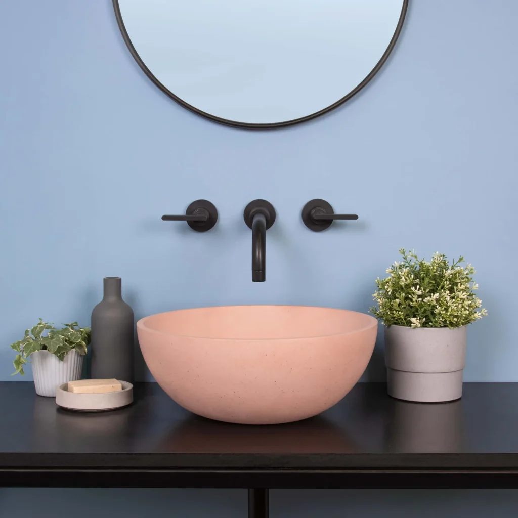 Kast Concrete Basins Rena Aufsatzwaschbecken rund, rosa Blush, geschwungene Waschschale minimalistisch